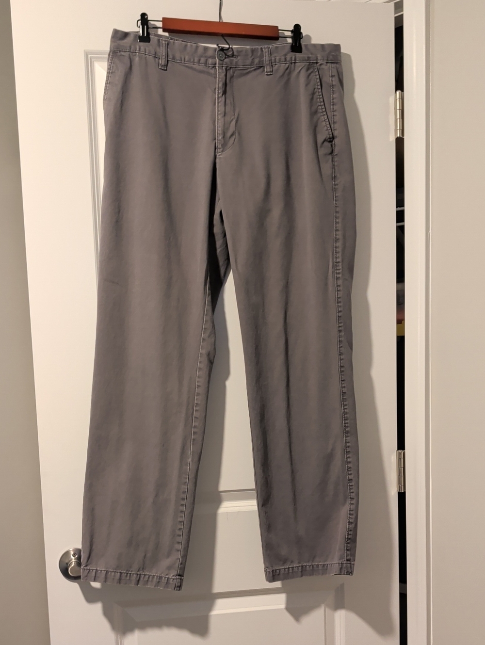 Sonoma Men's Straight-Leg Chinos in Gray